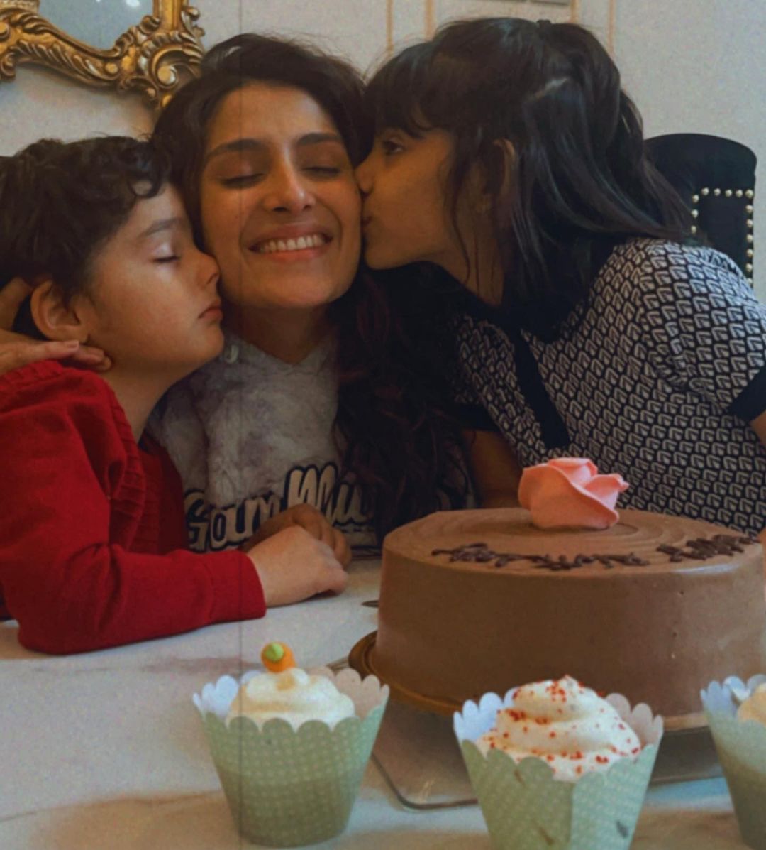 Ayeza Khan celebrated birthday with family.