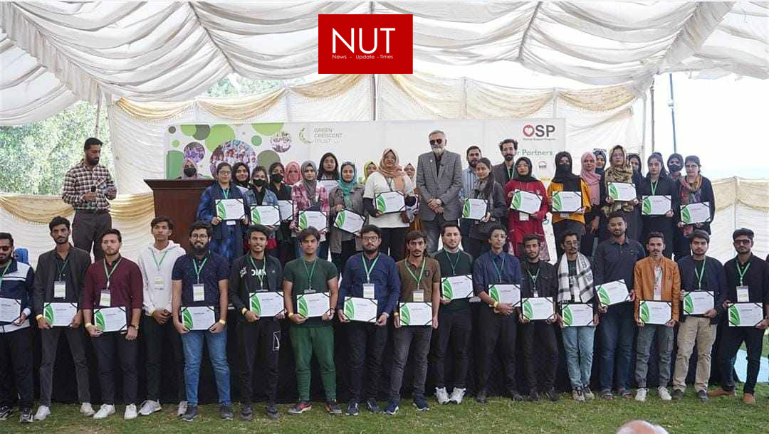 “Enchanting Moments: Green Crescent Trust’s Annual Fun Gala Brightens the Lives of 2,000 Orphaned Students in Karachi” .